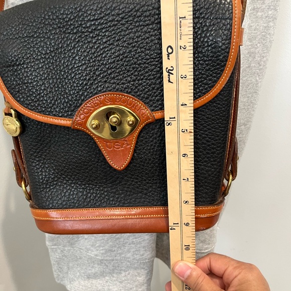 Dooney & Bourke Vintage Black Pebbled Leather Crossbody Bag with Brass Hardware - Picture 14 of 15